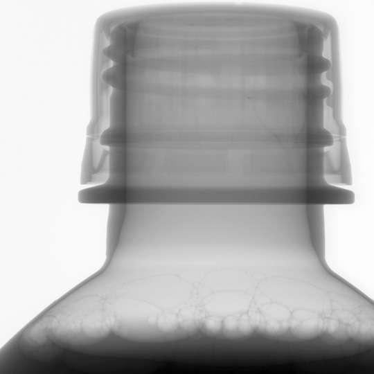 ペットボトルのキャップのX線透過画像