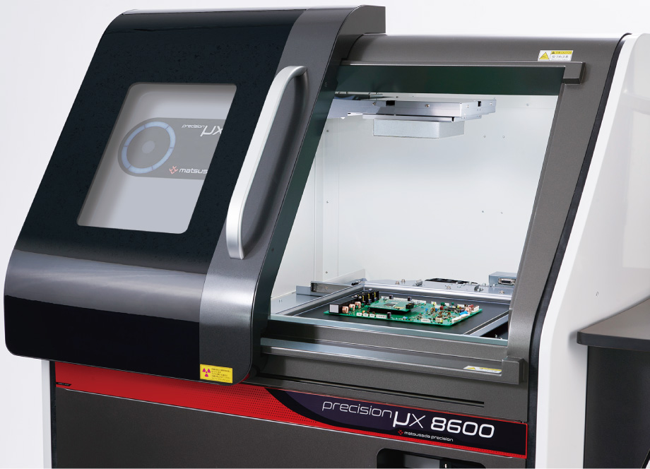 扉を全開に空けたprecision μX8600の画像