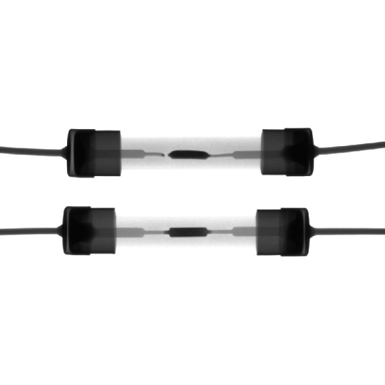 ヒューズのX線透過画像